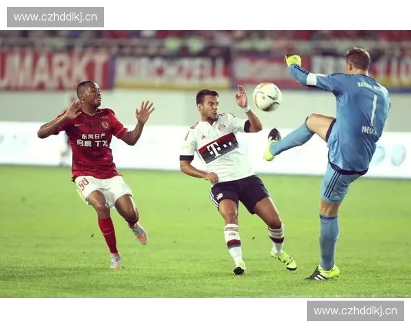 广州恒大逆袭拜仁慕尼黑5-4精彩绝杀，创造历史震撼足坛